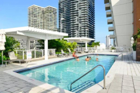 Fantastic Family Relax 2Br condo At Midblock Miami